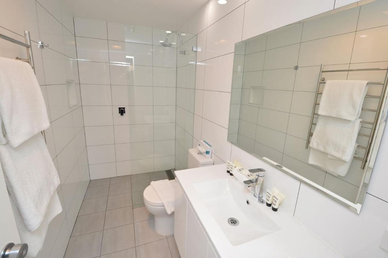 Apartment Squatters Run 4 *